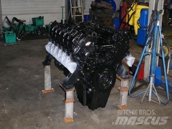 Mercedes-Benz OM404 Двигуни