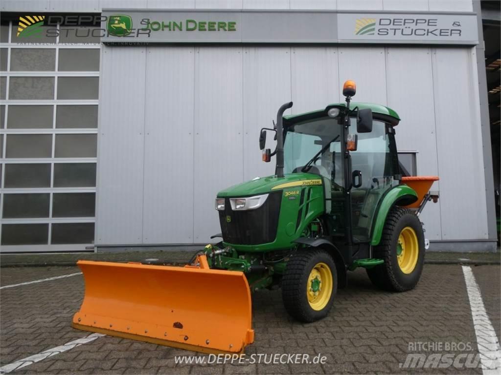 John Deere 3046R Трактори