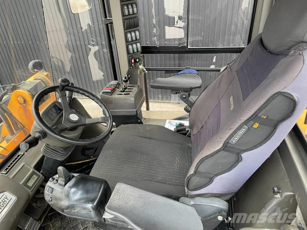 Ljungby L 13 Фронтальні навантажувачі