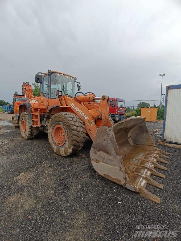 Doosan DL 350 Фронтальні навантажувачі