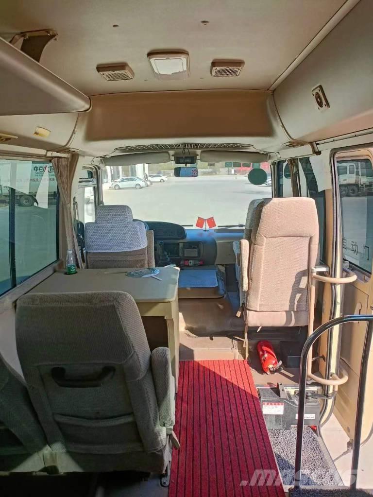 Toyota Coaster Bus Мікроавтобуси