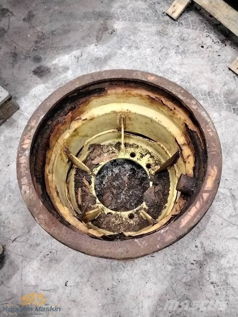 Ösa 250 20x26,5 Шини