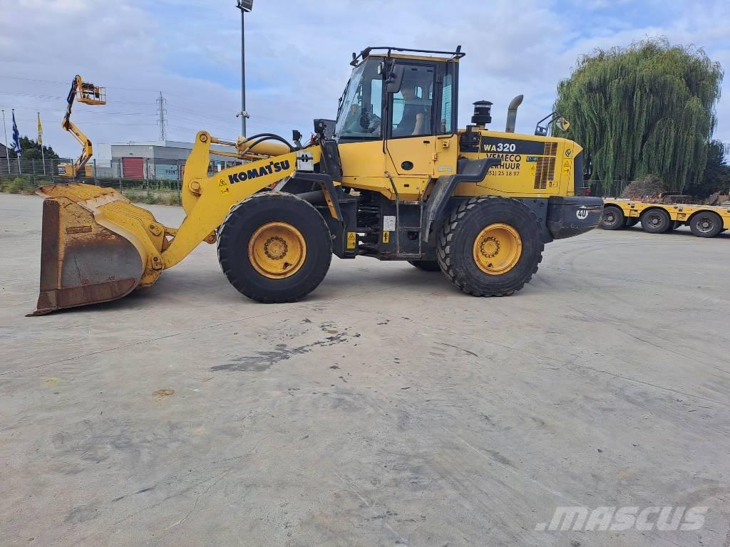 Komatsu WA 320-6 Фронтальні навантажувачі