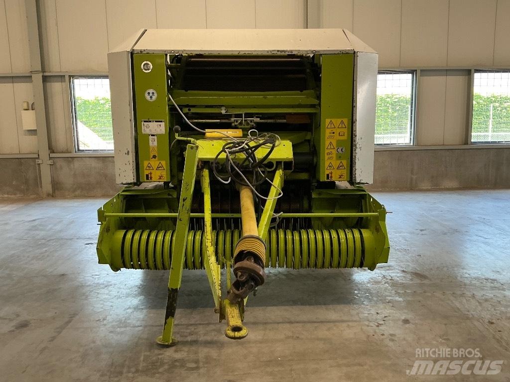 CLAAS Rollant 240 Рулонні прес-підбирачі