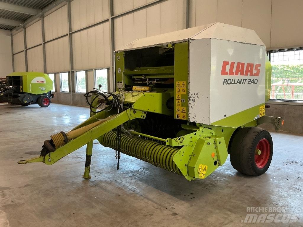 CLAAS Rollant 240 Рулонні прес-підбирачі