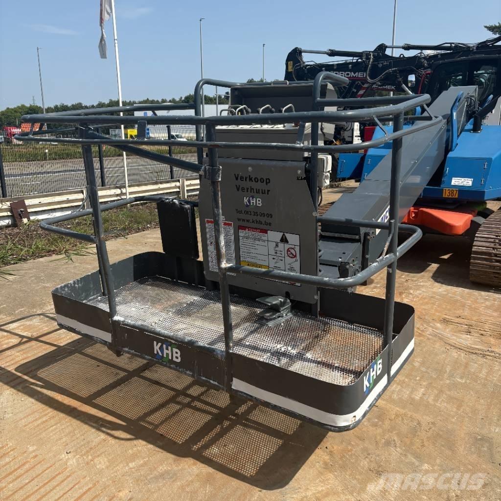Aichi SR 12 B Телескопічні підйомники