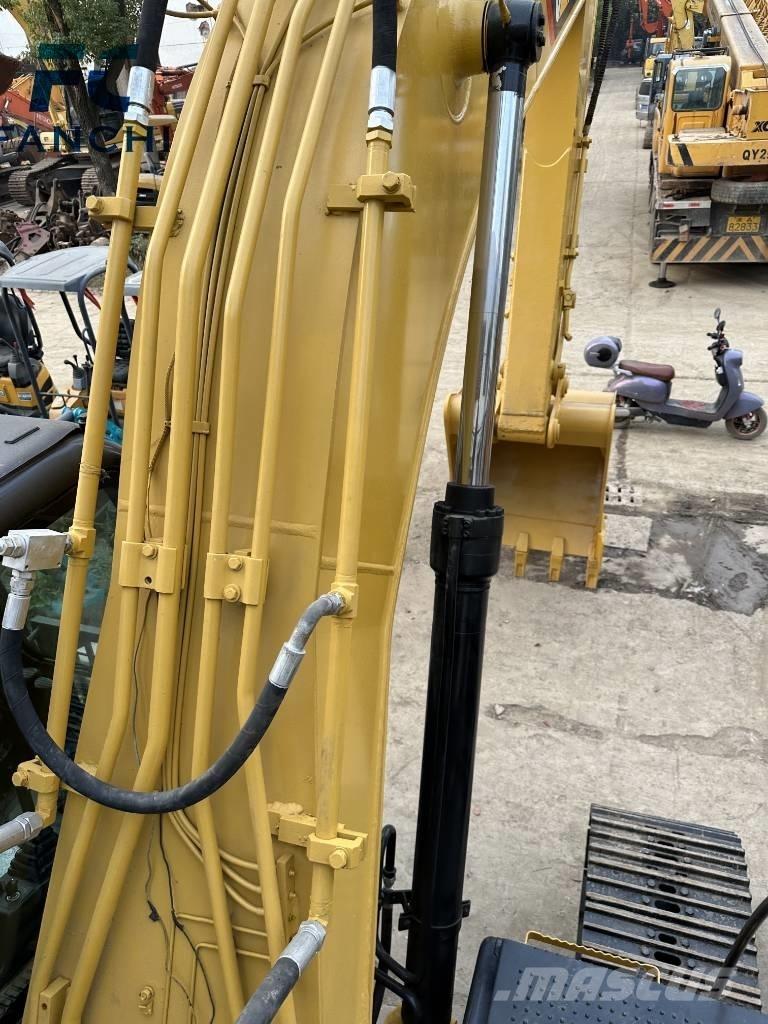 CAT 320 D Гусеничні екскаватори