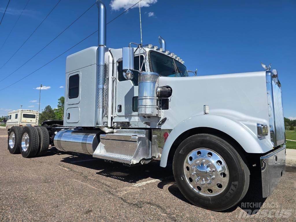 Kenworth W 900 Тягачі
