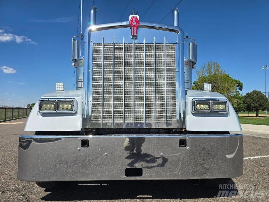 Kenworth W 900 Тягачі