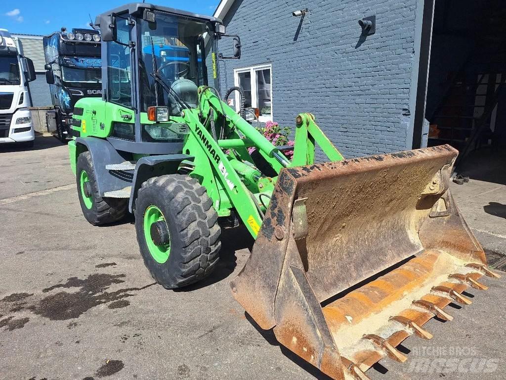 Yanmar V80 Малі навантажувачі
