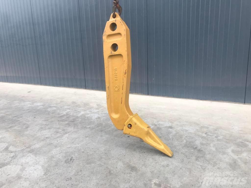 Komatsu D65 Shank Скарифікатори
