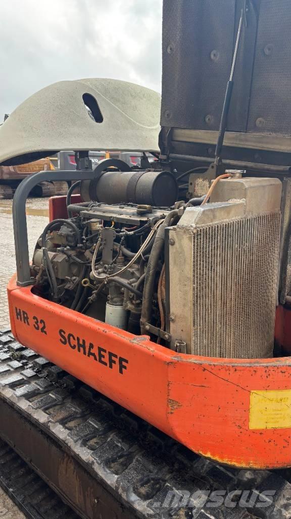 Schaeff HR 32 Середні екскаватори 7т. - 12т.
