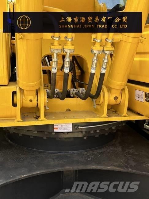 Komatsu PC 220 Гусеничні екскаватори