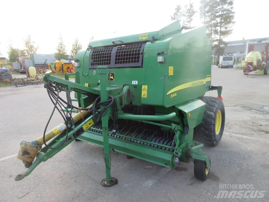 John Deere 644 Рулонні прес-підбирачі