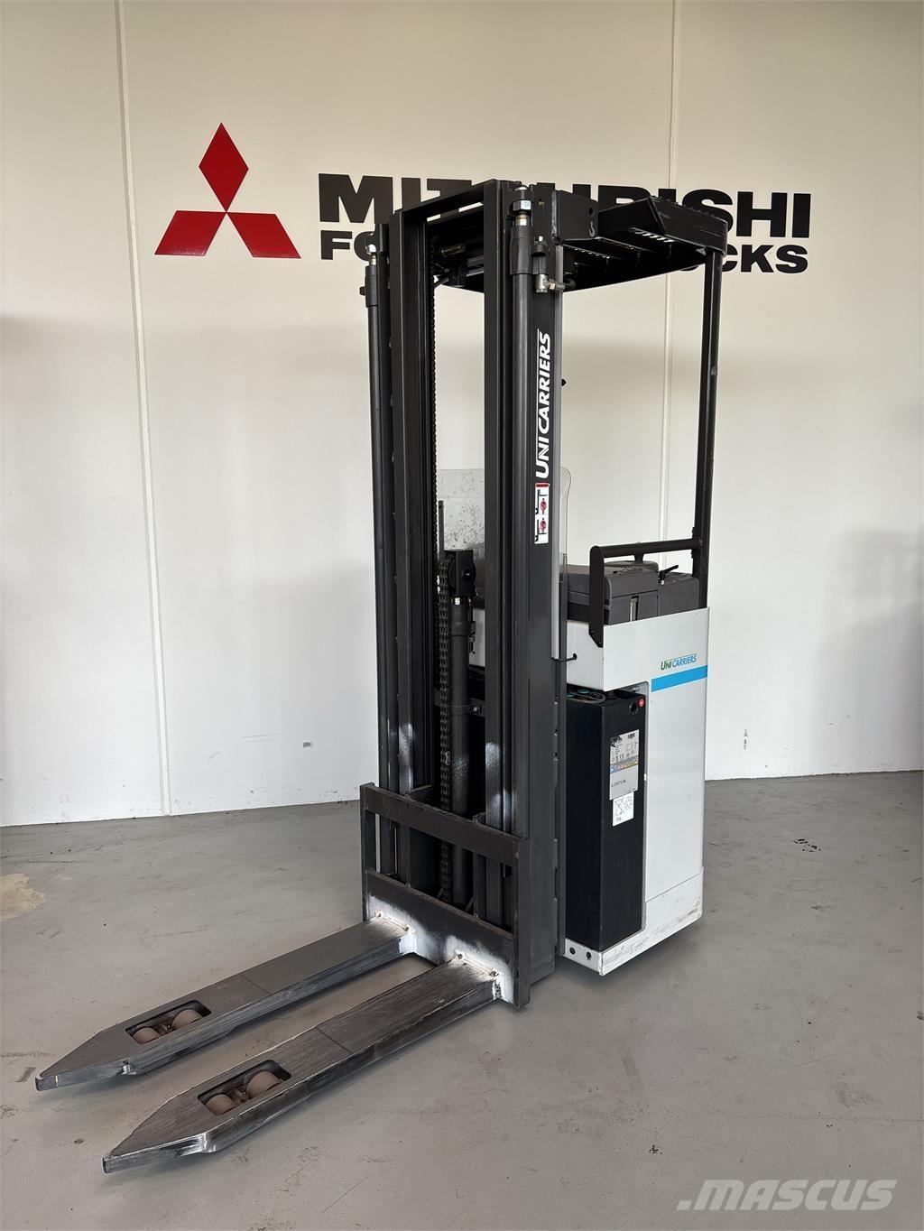 Atlet A160 Самохідні електроштабелери