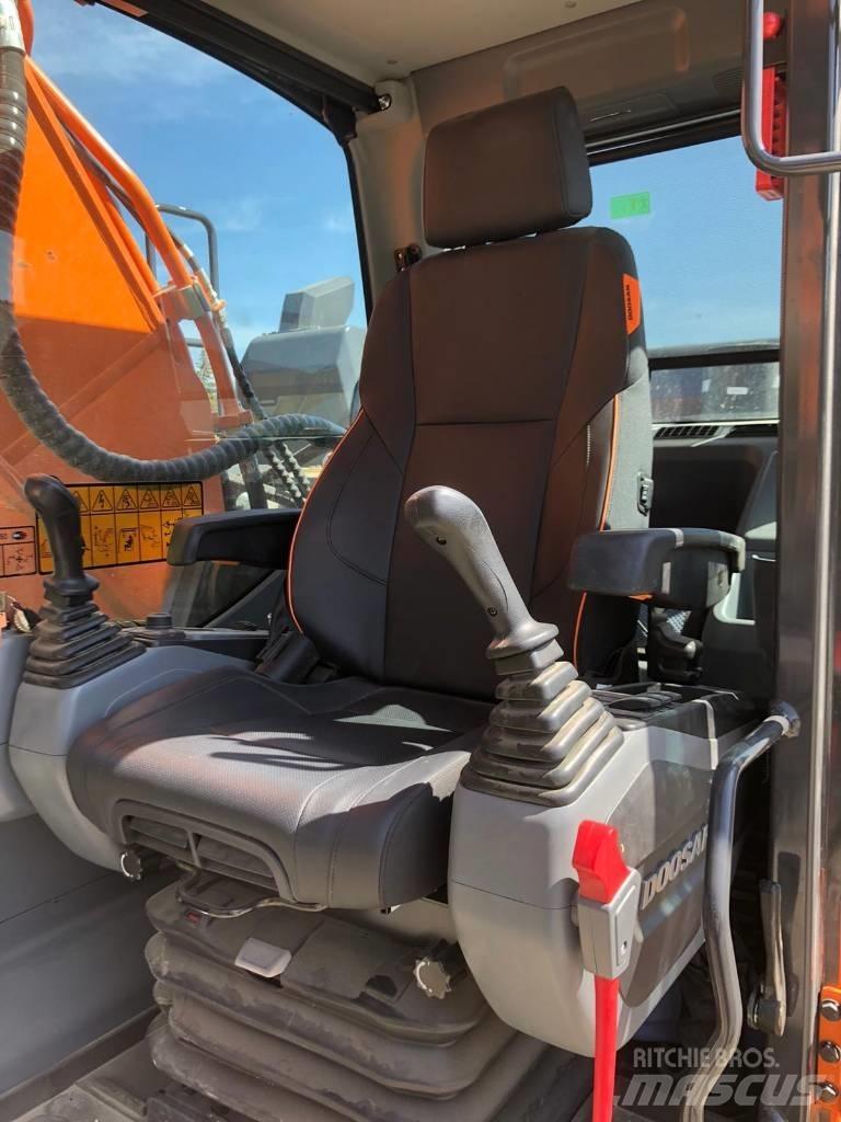 Doosan DX 300 LC-7 Гусеничні екскаватори