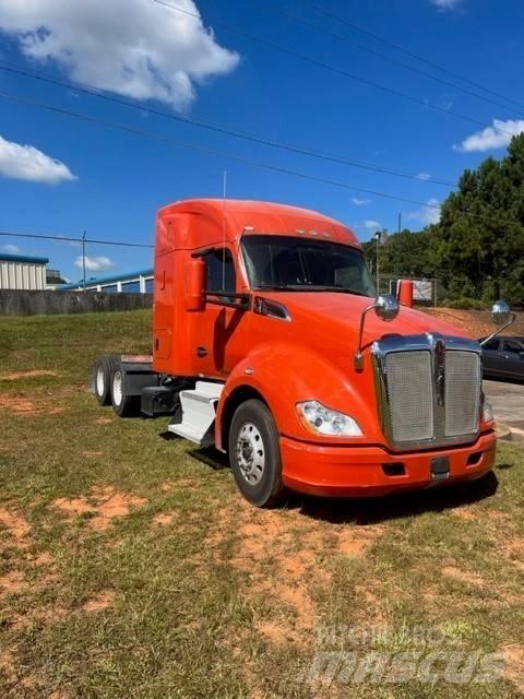 Kenworth T 680 Тягачі