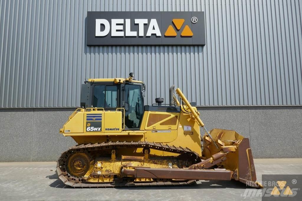 Komatsu D65WX-17 Гусеничні бульдозери