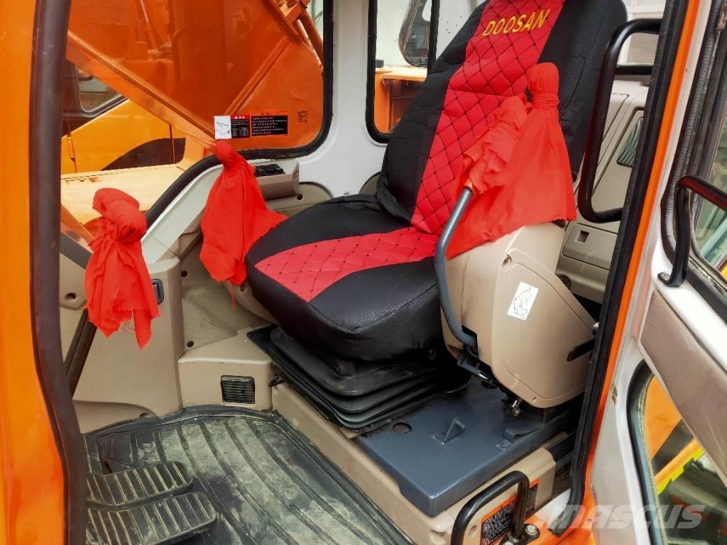Doosan DH225LC-7 Гусеничні екскаватори