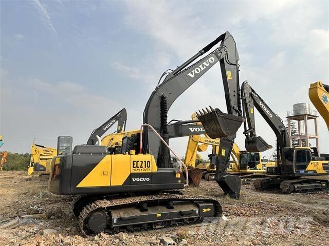 Volvo EC210B Гусеничні екскаватори