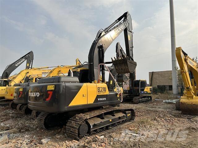 Volvo EC210B Гусеничні екскаватори