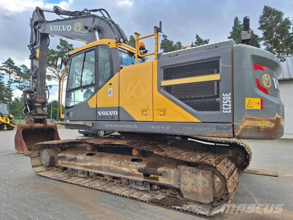 Volvo EC 250 EL Гусеничні екскаватори