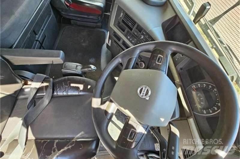 Volvo FH Вантажівки / спеціальні