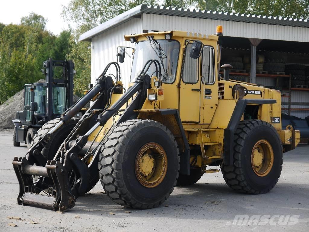 Volvo L 90 Фронтальні навантажувачі