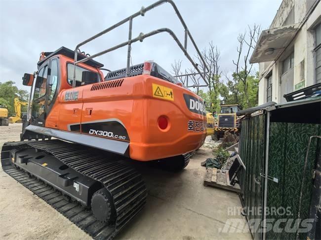 Doosan DX 300 LC Гусеничні екскаватори