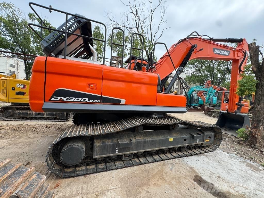 Doosan DX 300 LC LR Гусеничні екскаватори