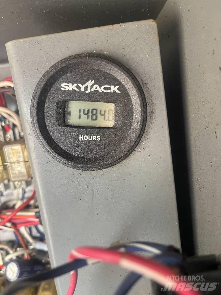 SkyJack SJ 9250 RT Підйомники-ножиці