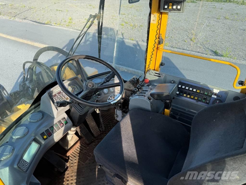 Volvo L 70 C Фронтальні навантажувачі