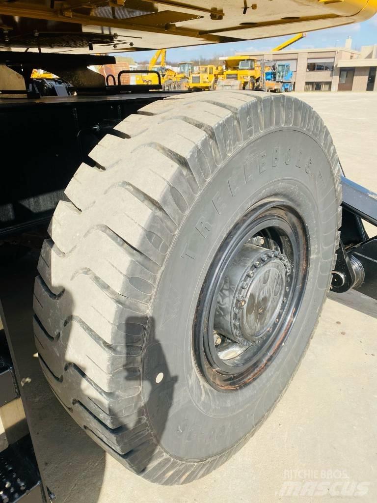 CAT mh3040 Перевантажувачі металобрухту/промислові навантажувачі