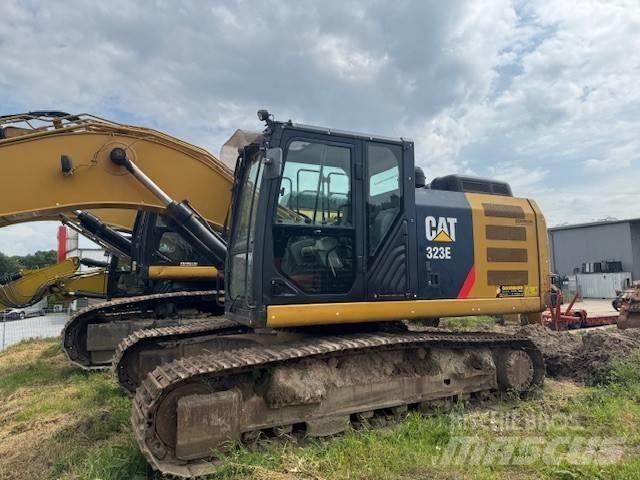 CAT 323 E Гусеничні екскаватори