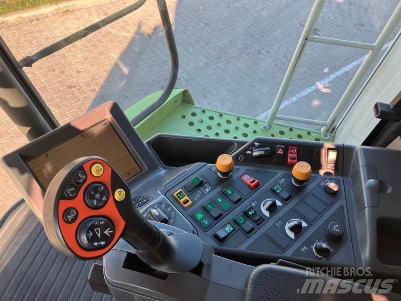 CLAAS LEXION 600 Зернозбиральні комбайни