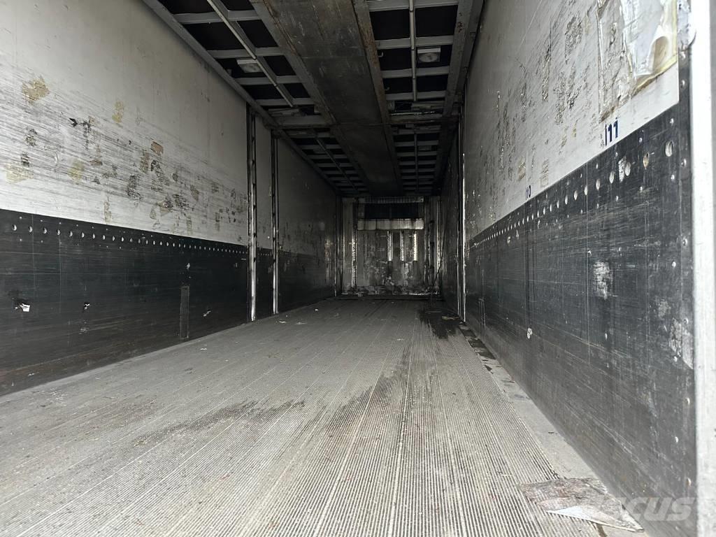 VAK V-4-40 Причепи-рефрижератори