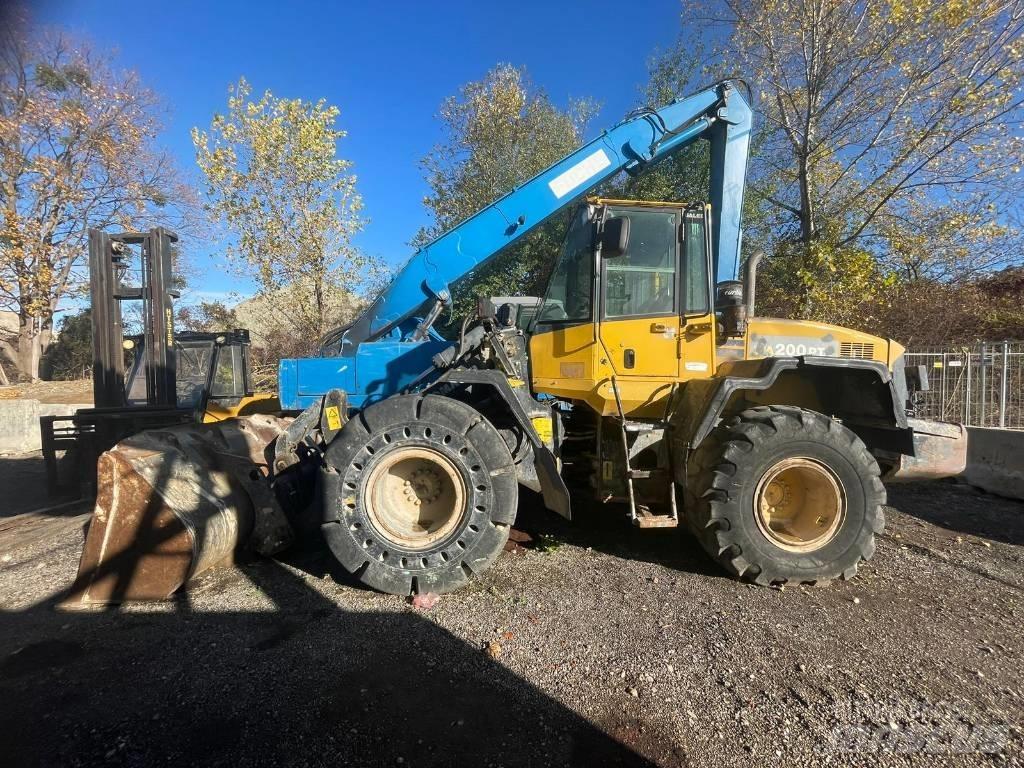 Komatsu WA 200 PT-5 Фронтальні навантажувачі