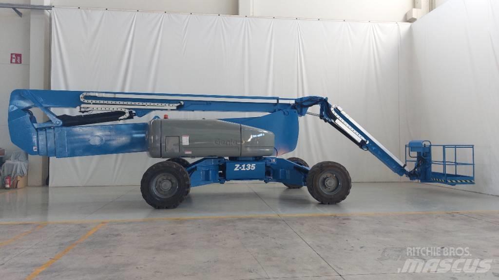 Genie ZX 135/70 Колінчаті підйомники