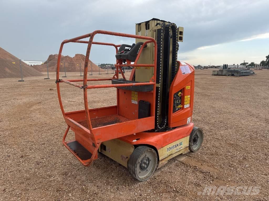 JLG Toucan 8 E Вертикальні щоглові підйомники