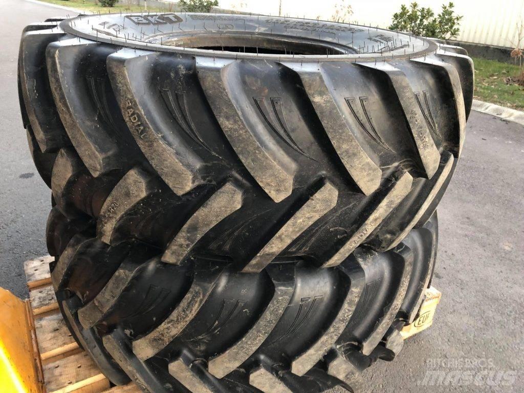 BKT 425/75R20 Шини