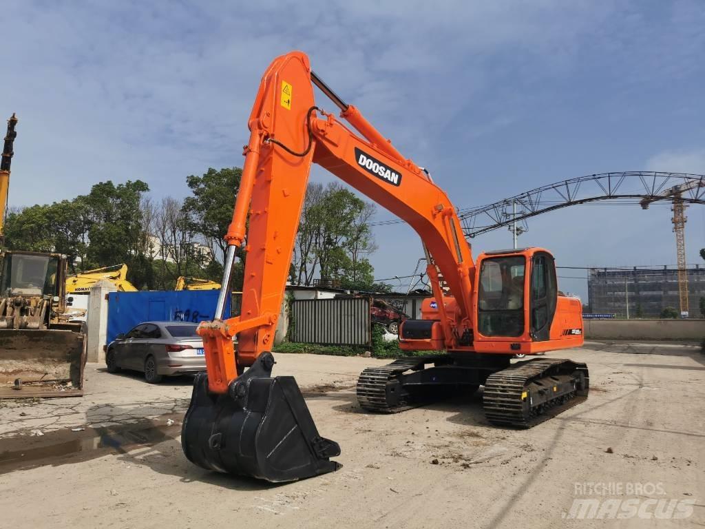 Doosan DX225LC Гусеничні екскаватори