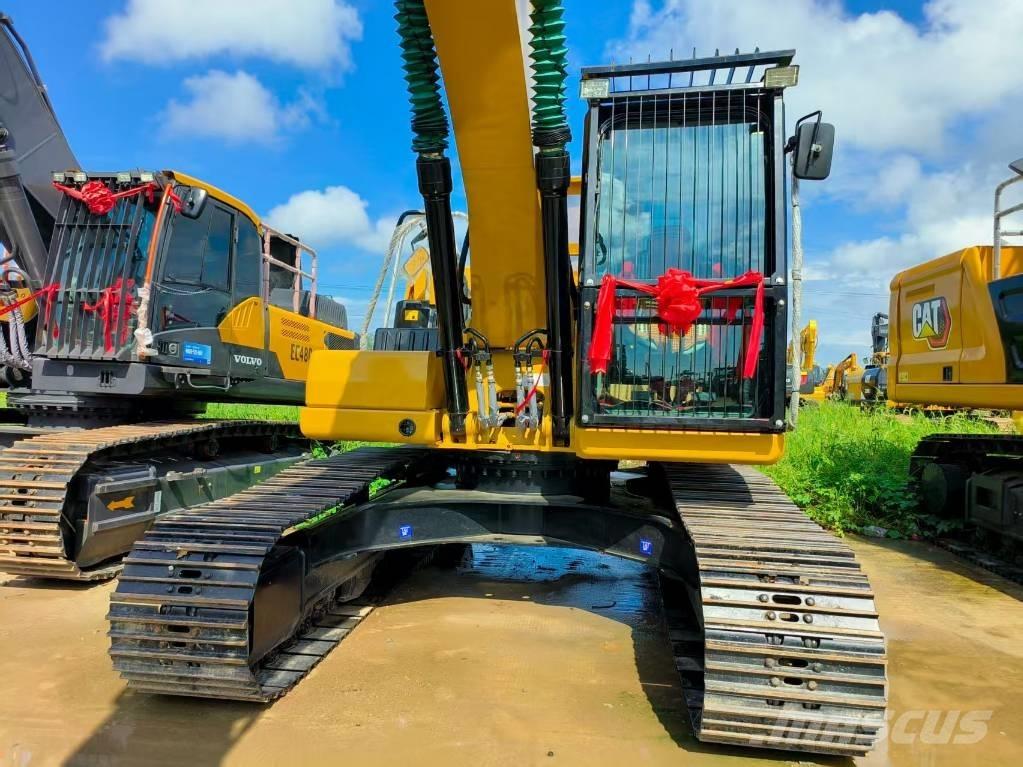 CAT 320 Гусеничні екскаватори