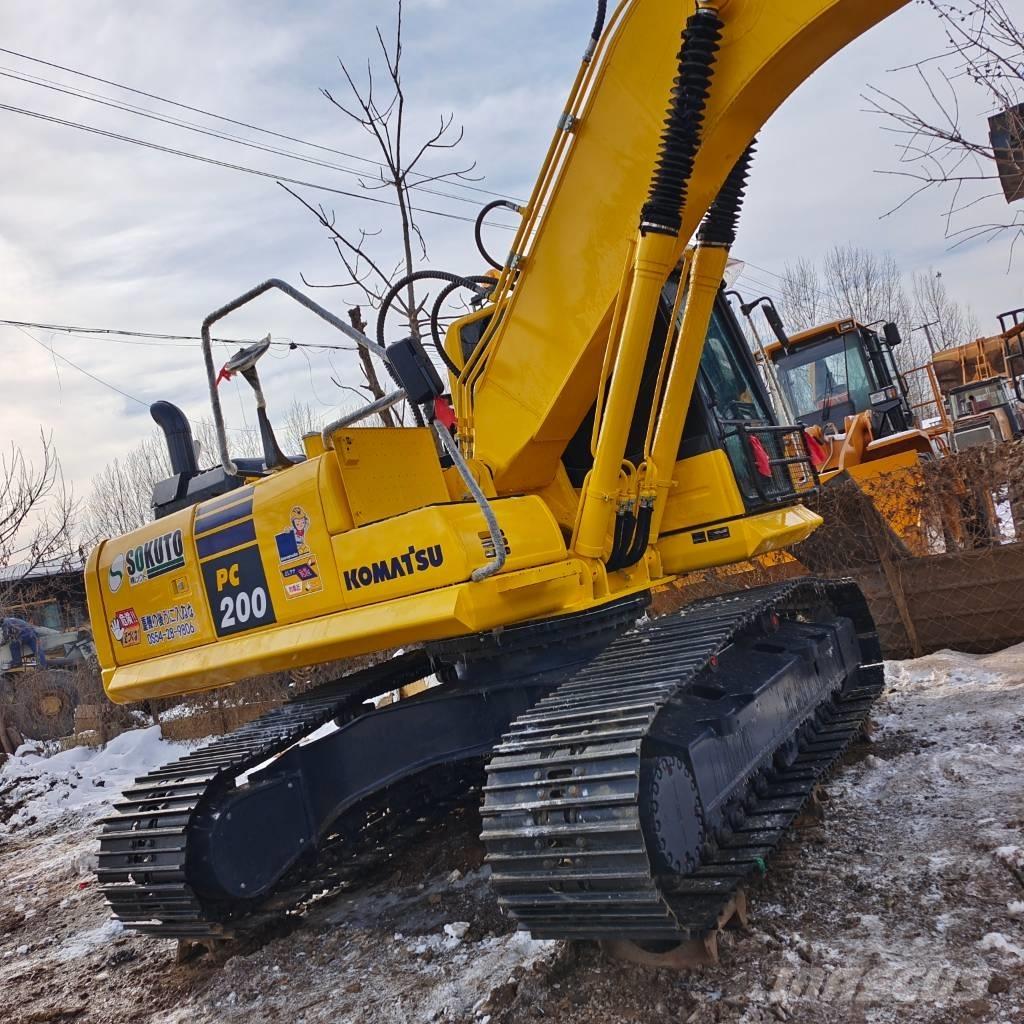 Komatsu PC 220-8 Гусеничні екскаватори