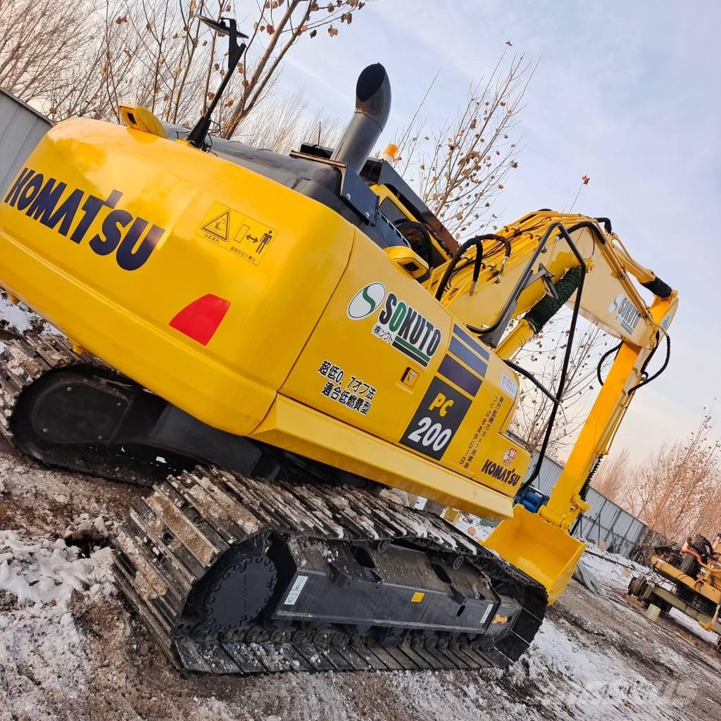 Komatsu PC 220-8 Гусеничні екскаватори