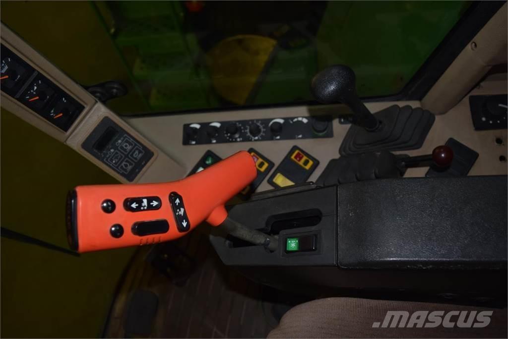 John Deere 2064 Зернозбиральні комбайни