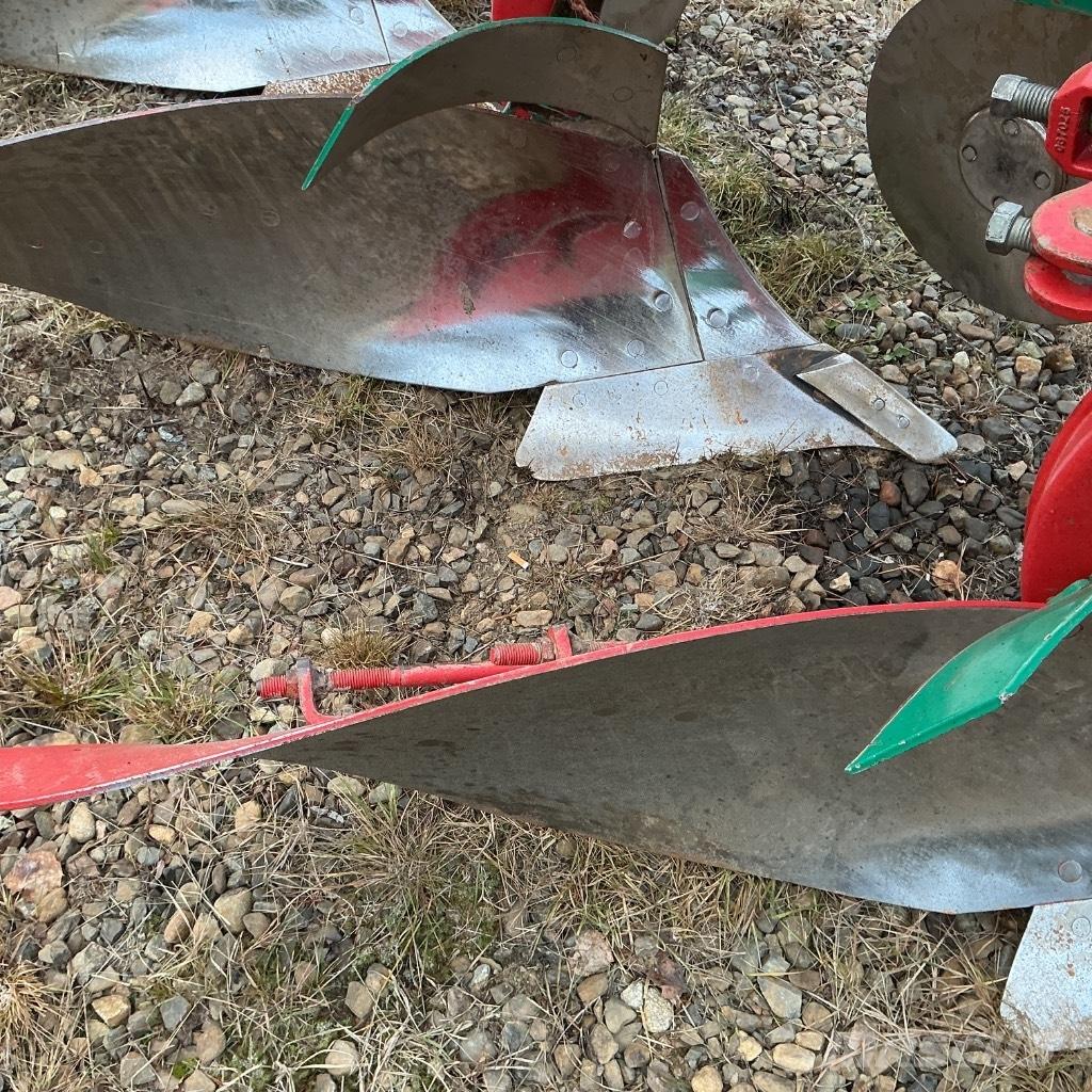 Kverneland ES85 Реверсивні плуги