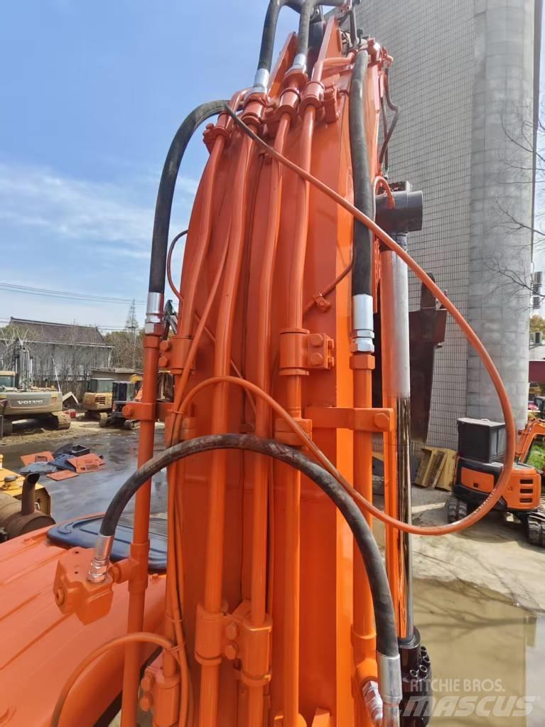Doosan DX 225 LC Гусеничні екскаватори