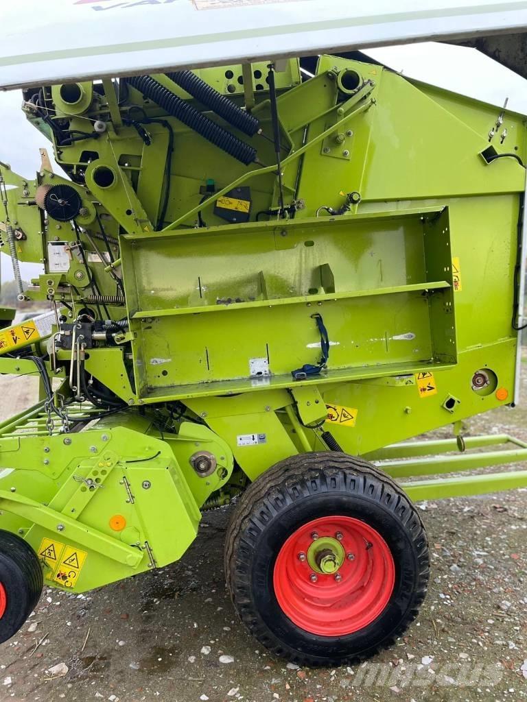 CLAAS Variant 280 Рулонні прес-підбирачі