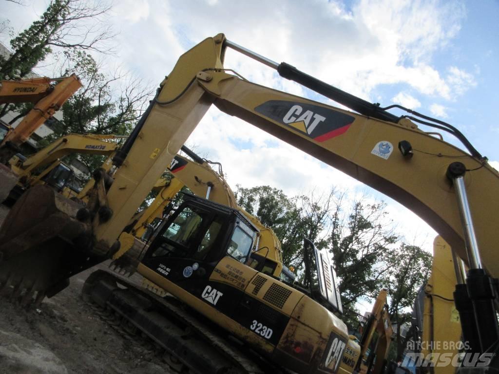 CAT 326 Гусеничні екскаватори