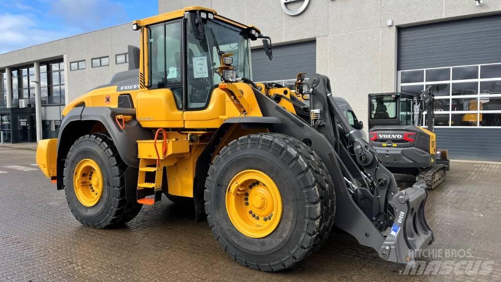 Volvo L120H Фронтальні навантажувачі